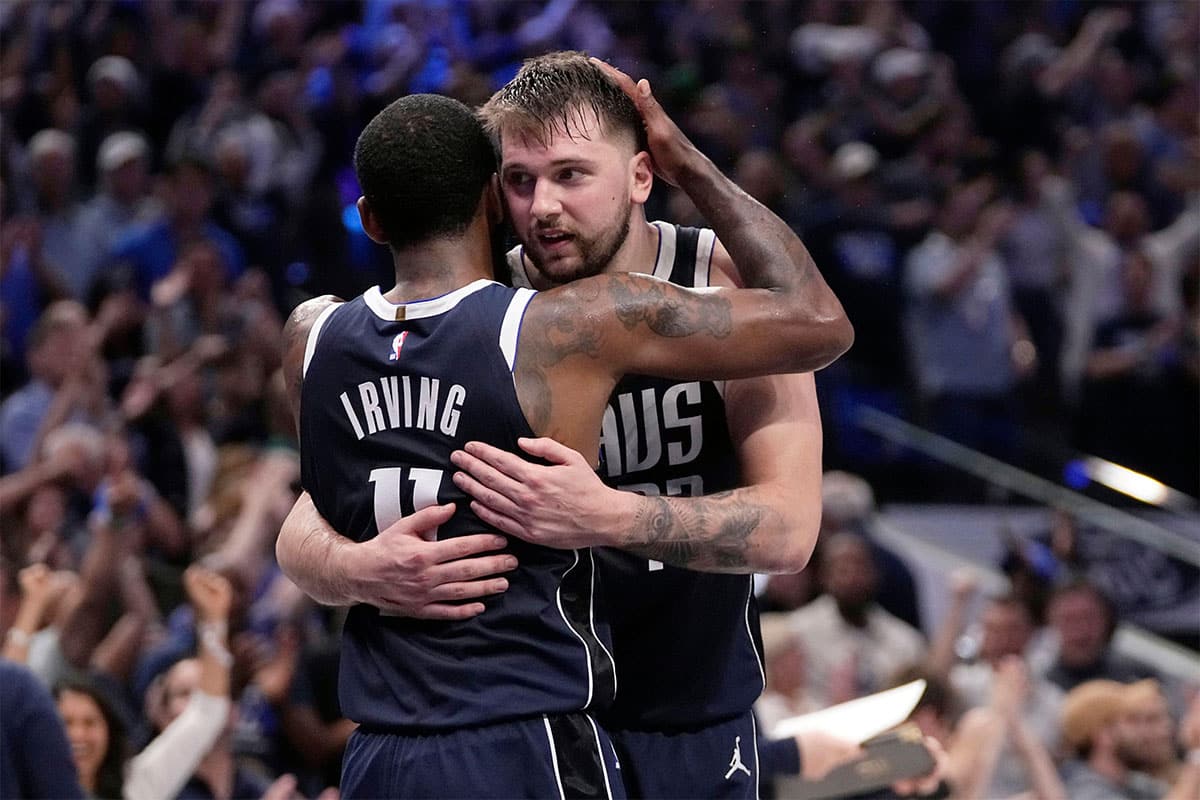 Kyrie Irving und Luka Doncic / Mavericks Thunder Tipp (© Associated Press / Alamy Stock Photo)