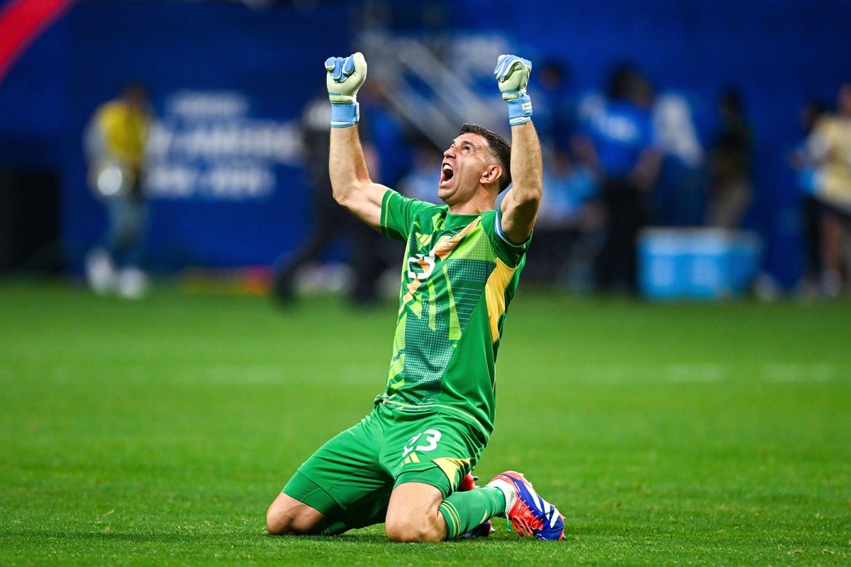 Chile Argentinien Tipp Bild zeigt Emiliano Martinez (© Associated Press / Alamy Stock Photo)