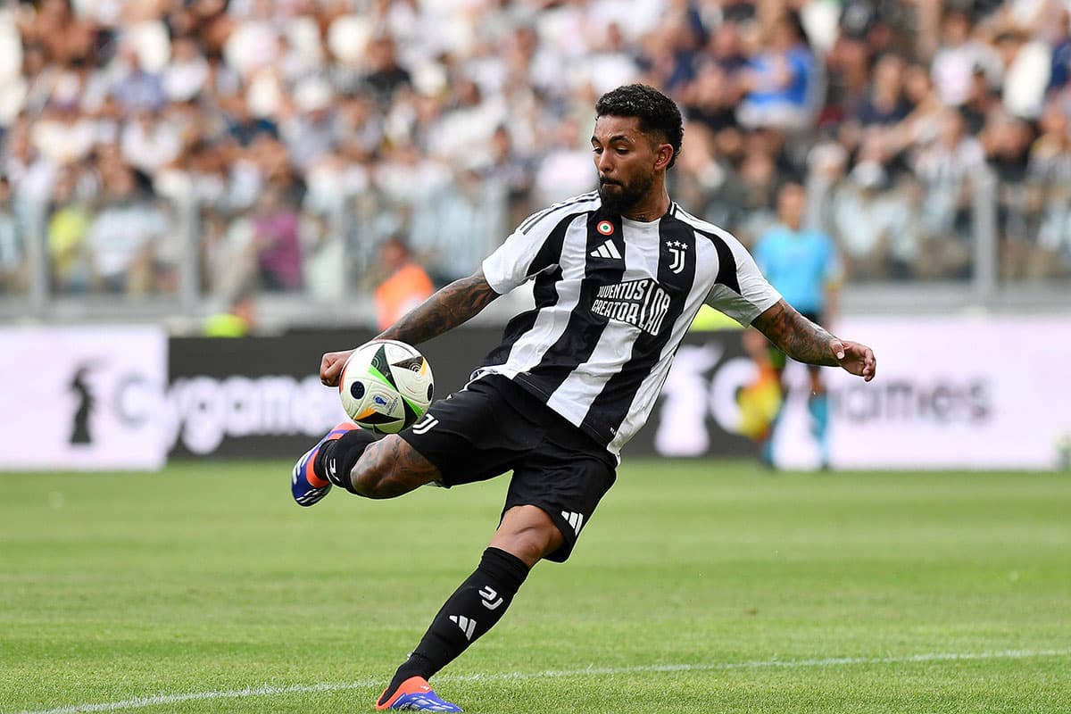 Juventus Como Tipp / Bild zeigt Douglas Luiz (© Independent Photo Agency Srl / Alamy Stock Photo)