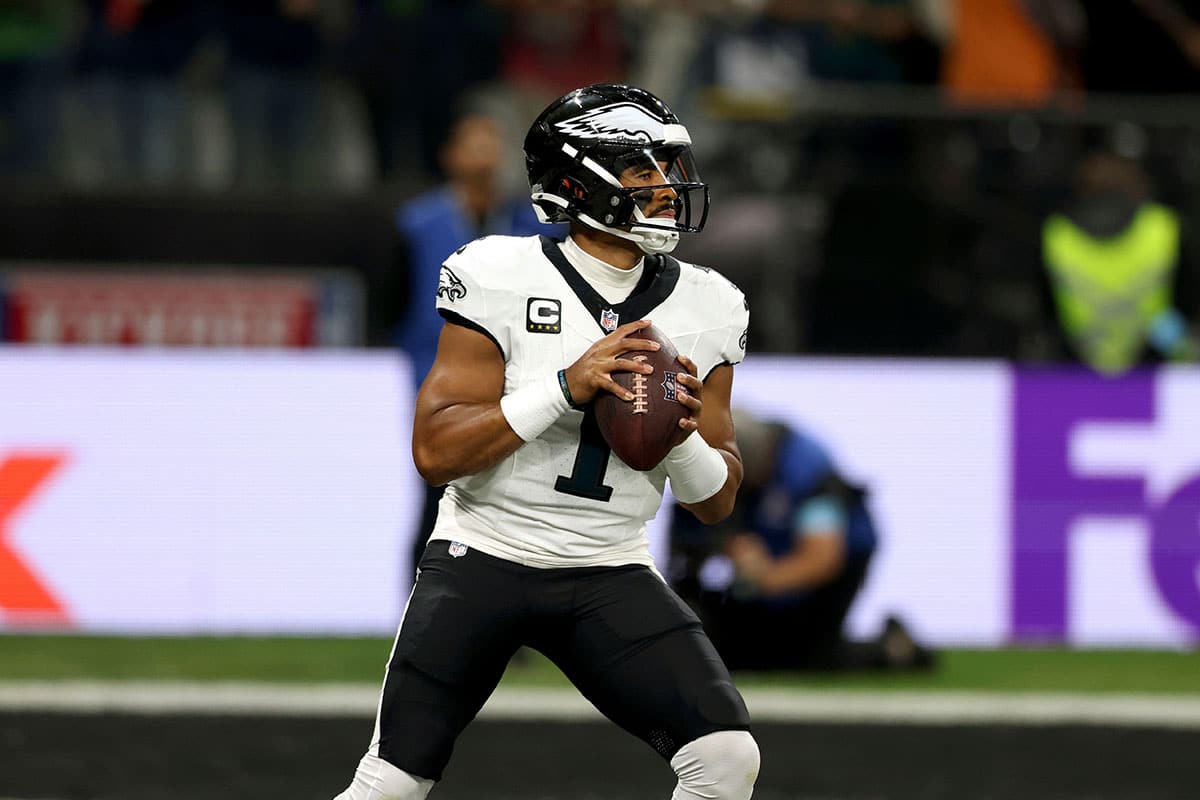 NFL Week 2 2024 Bild zeigt Eagles-Quarterback Jalen Hurts © Associated Press / Alamy Stock Photo