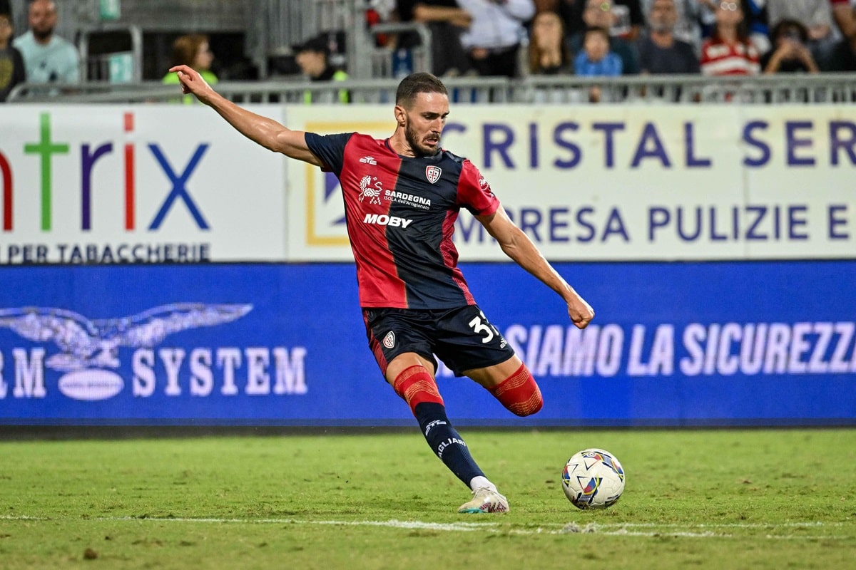 Parma Cagliari Tipp Bild zeigt Paulo Azzi © Associated Press / Alamy Stock Photo