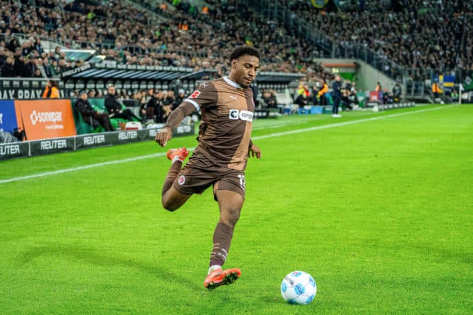 St. Pauli Kiel Tipp Bild zeigt Oladapo Afolayan © Eibner-Pressefoto / Alamy Stock Photo