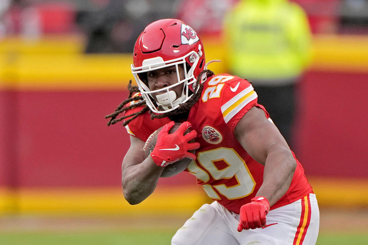 Chiefs Bills Bild zeigt Kareem Hunt © Associated Press / Alamy Stock Photo