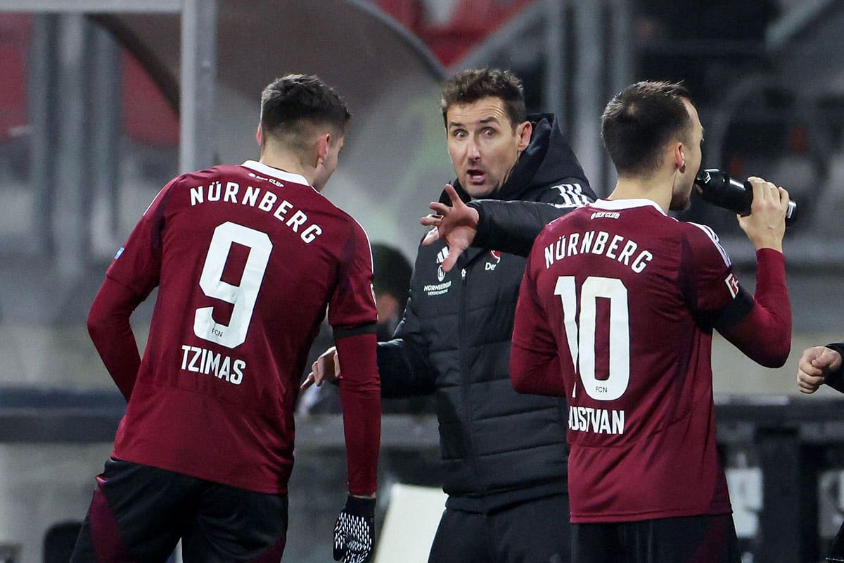 Nürnberg Karlsruhe Tipp Bild zeigt Trainer Miroslav Klose © dpa picture alliance / Alamy Stock Photo