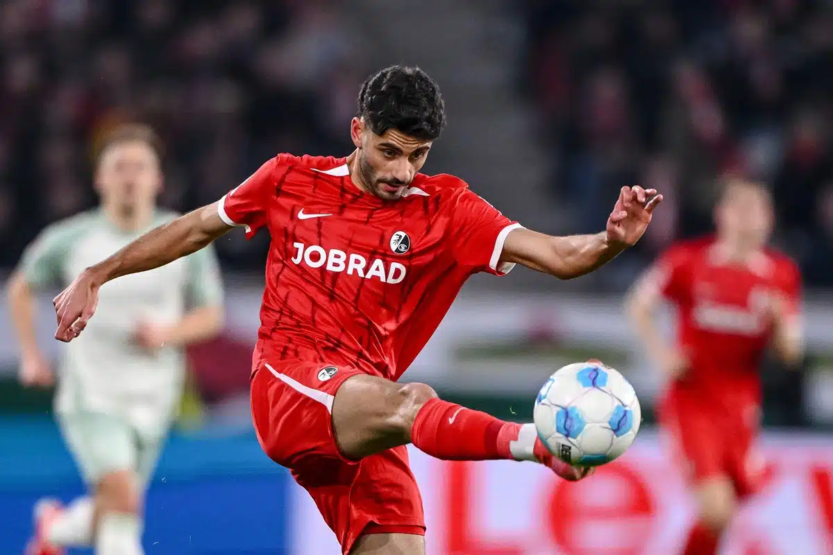 FC Augsburg SC Freiburg Tipp Bild zeigt Eren Dinkci © dpa picture alliance / Alamy Stock Photo