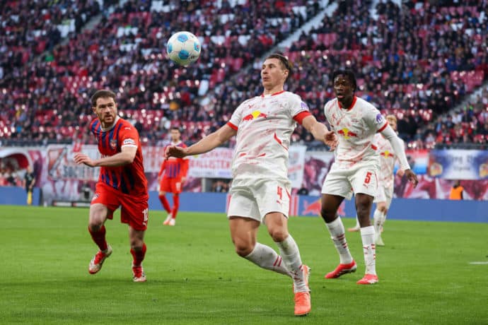 RB Leipzig Mainz 05 Tipp Bild zeigt Leipzigs Willi Orban © dpa picture alliance / Alamy Stock Photo